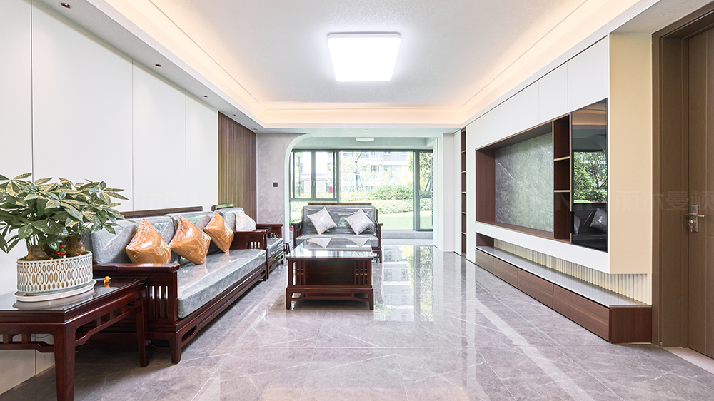 現代風-美的云越