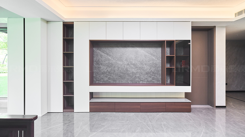 現代風-美的云越